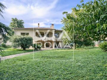 Case e ville in vendita di 435 m² in Via Roma, 145