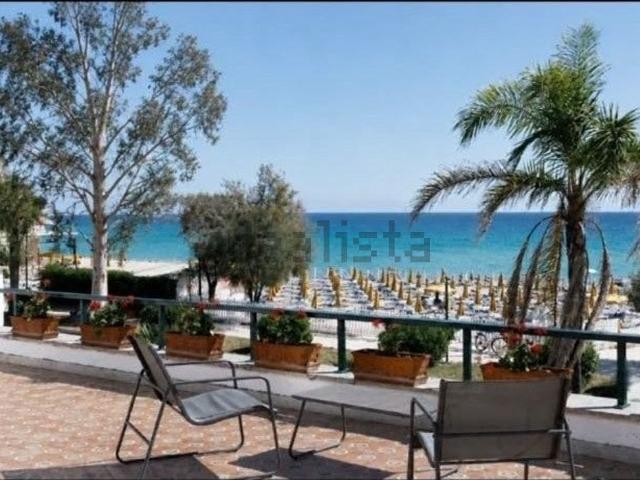 Case e ville in vendita di 436 m² in Viale Regina Elena