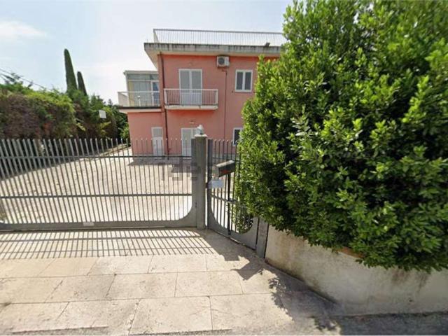 Case e ville in vendita di 437 m² in Via San Gabriele, 7