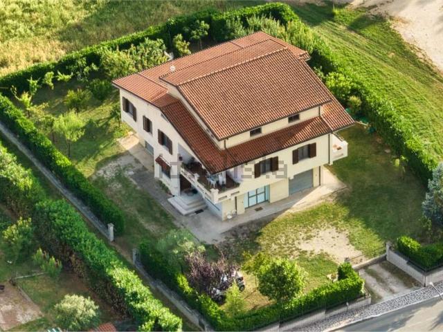 Case e ville in vendita di 437 m² in Contrada Delicata