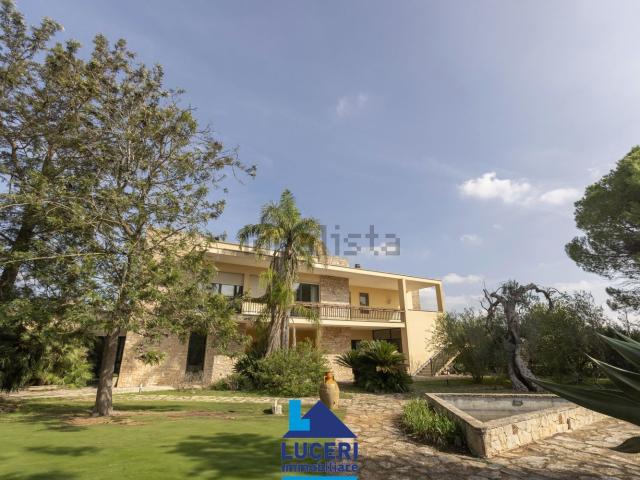 Case e ville in vendita di 438 m² in Via Gorizia, 28