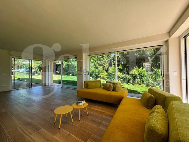 Case e ville in vendita di 438 m² in Via Giovanni Metelli, 78