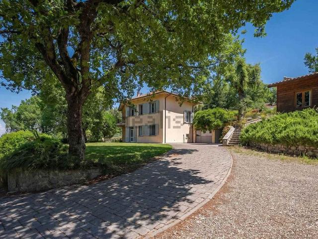 Case e ville in vendita di 438 m² in Via delle Vignacce, 16
