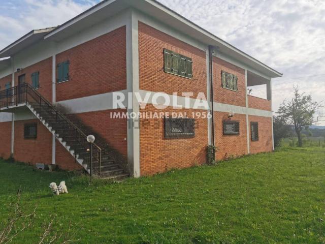 Case e ville in vendita di 439 m²
