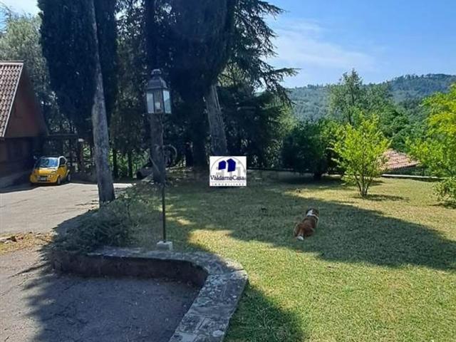 Case e ville in vendita di 440 m² in Via Bartolo da Montegonzi