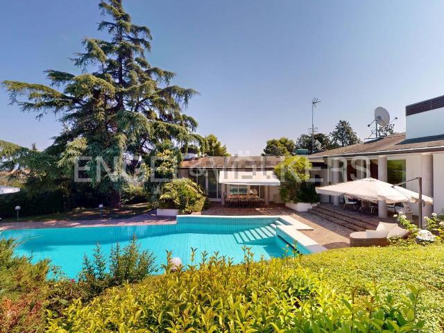 Case e ville in vendita di 440 m² in Via Camilluccia
