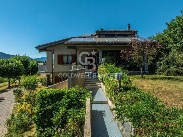 Case e ville in vendita di 440 m² in Via Alessandro Manzoni, 19