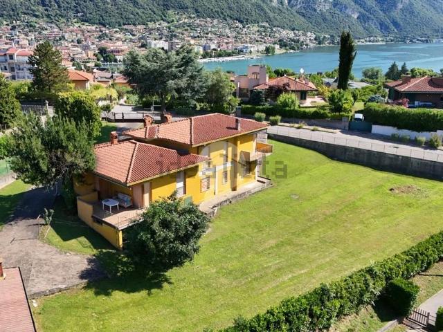 Case e ville in vendita di 440 m² in Via Gorizia, 12