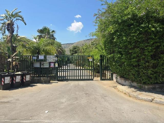 Case e ville in vendita di 440 m² in Via Giuseppe Villaroel