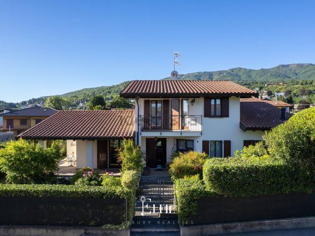 Case e ville in vendita di 440 m² in Via Don Macchi, 2