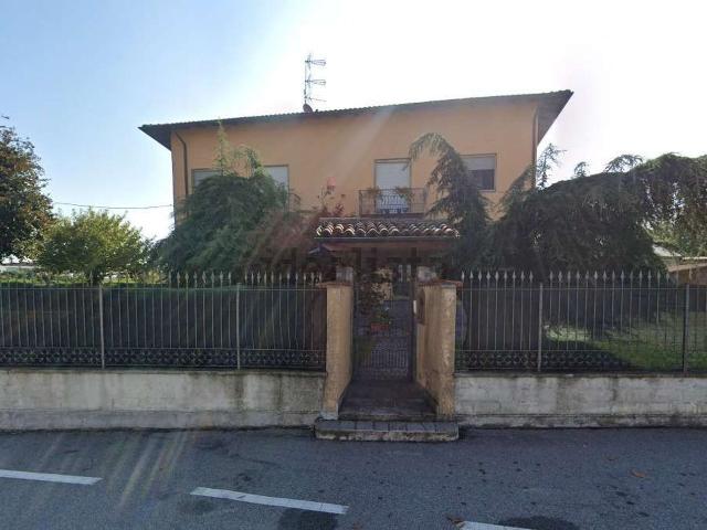 Case e ville in vendita di 440 m² in Via Don Minzoni, 4