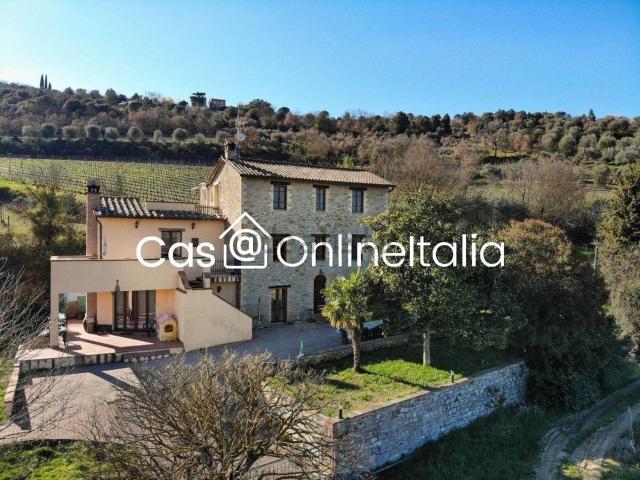 Case e ville in vendita di 440 m² in Via Dell&apos Anguillara, 13