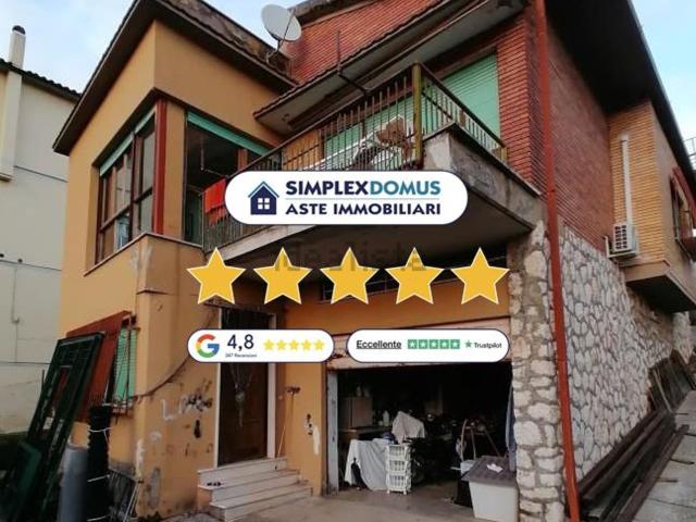 Case e ville in vendita di 440 m² in Via di Santa Maria