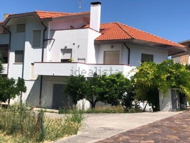 Case e ville in vendita di 440 m² in Via Fontemartino, 7