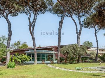 Case e ville in vendita di 440 m² in Via Indipendenza, 148