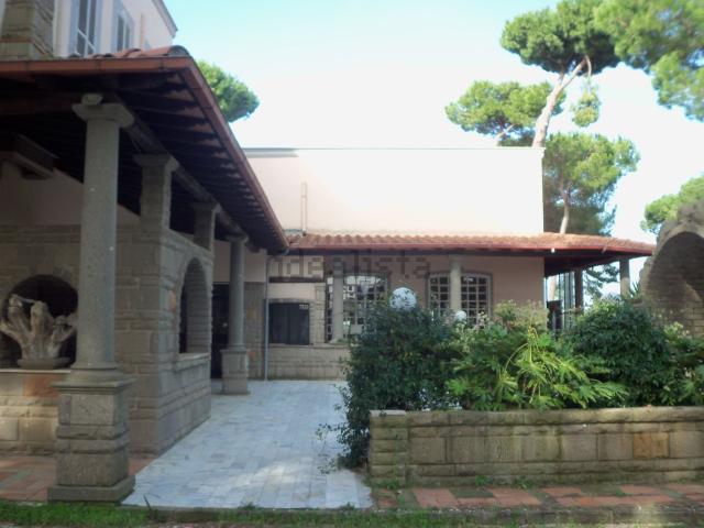 Case e ville in vendita di 440 m² in Via San Lorenzo