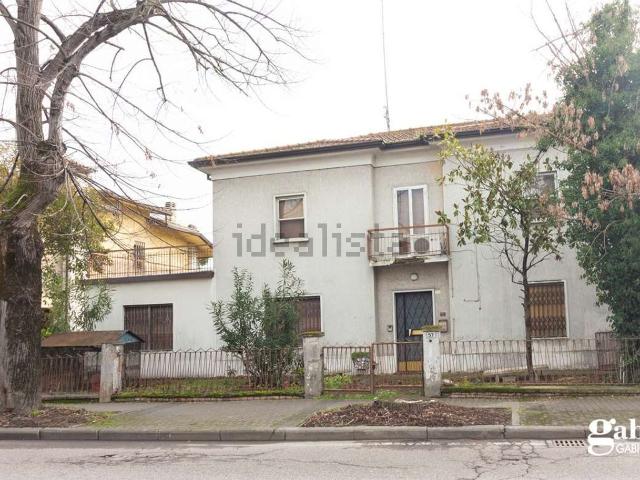 Case e ville in vendita di 440 m² in Via Roma, 57