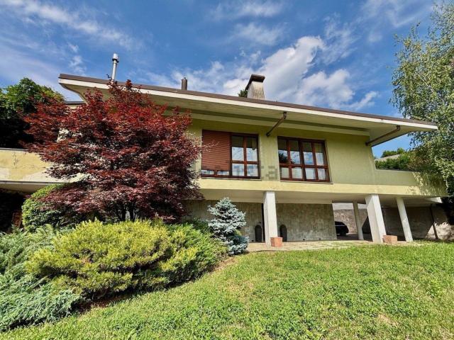 Case e ville in vendita di 440 m² in Strada Comunale di Pecetto