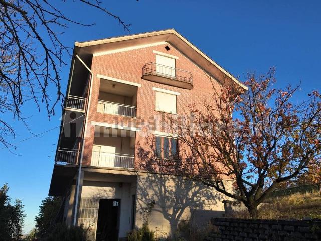 Case e ville in vendita di 440 m² in Strada Merlini, 14