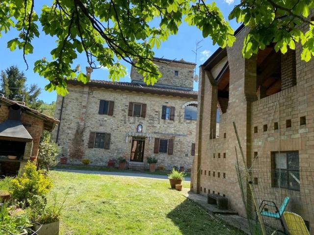 Case e ville in vendita di 440 m² in Strada valle