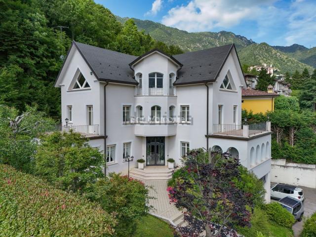 Case e ville in vendita di 441 m² in Via Vittorio Veneto
