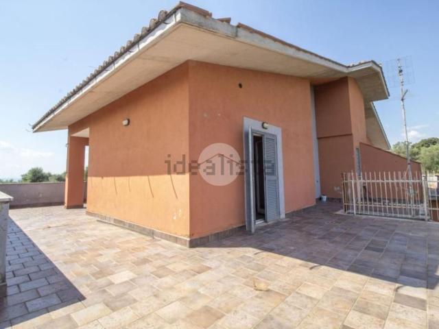 Case e ville in vendita di 441 m² in Strada di Colle Marocco, 30