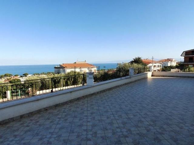 Case e ville in vendita di 443 m² in Via Cappella dei Grecia