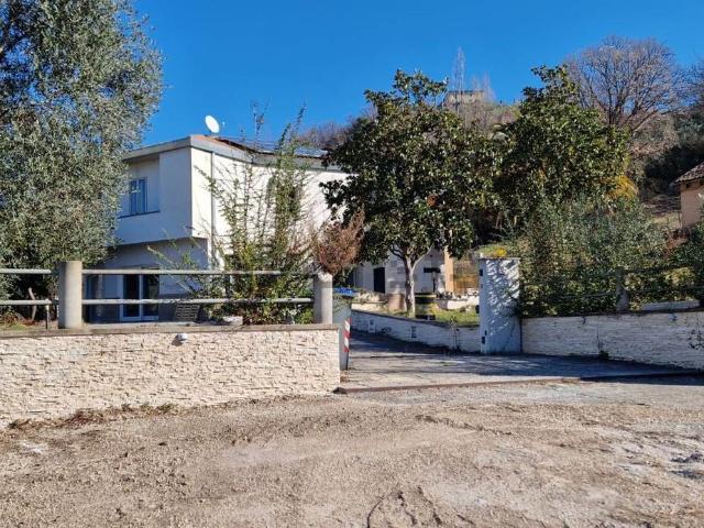 Case e ville in vendita di 444 m²