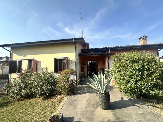 Case e ville in vendita di 444 m² in Via al Ponte