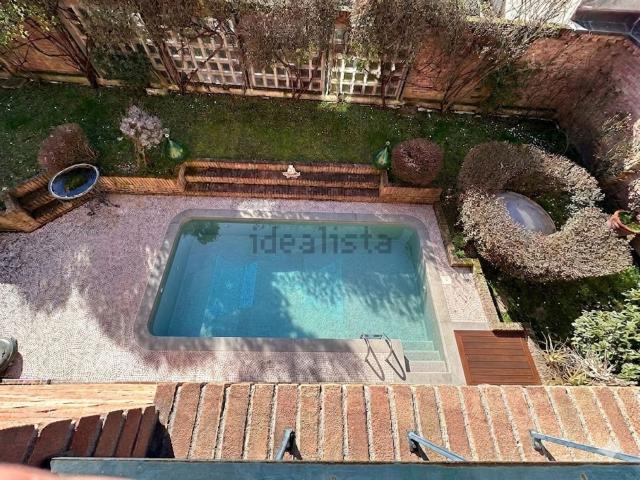 Case e ville in vendita di 444 m² in Via Montello, 39