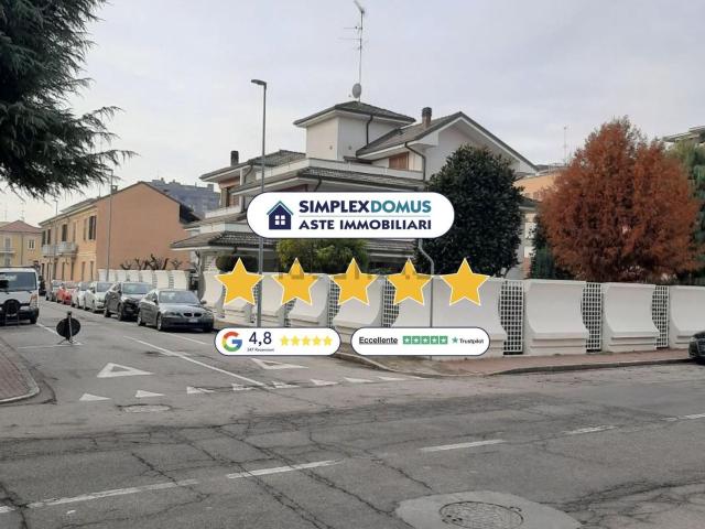 Case e ville in vendita di 444 m² in Via Massaua