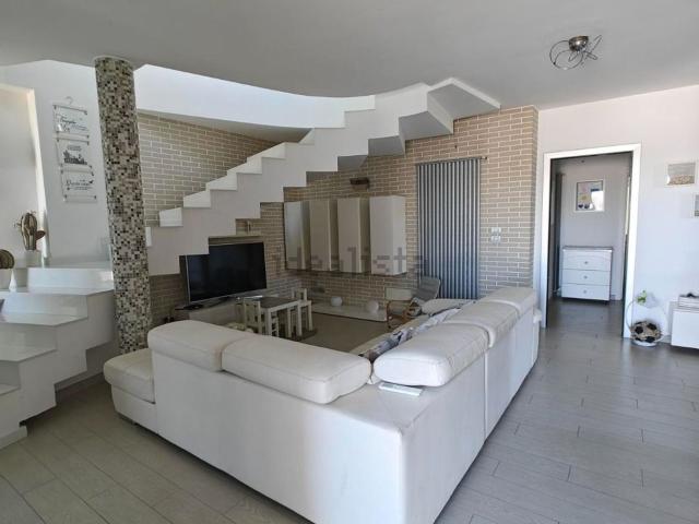 Case e ville in vendita di 445 m² in Via Cocchione, 125