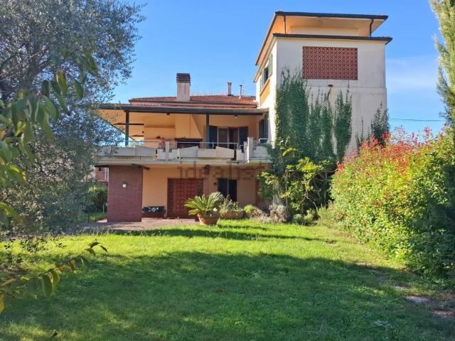 Case e ville in vendita di 445 m² in Via Ferrer
