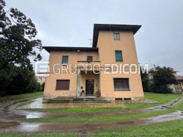 Case e ville in vendita di 445 m² in Via XXV Aprile