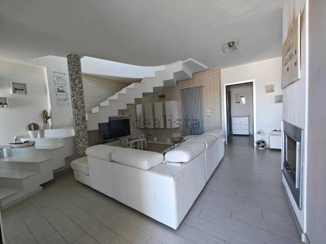 Case e ville in vendita di 446 m² in Via Cocchione, 125