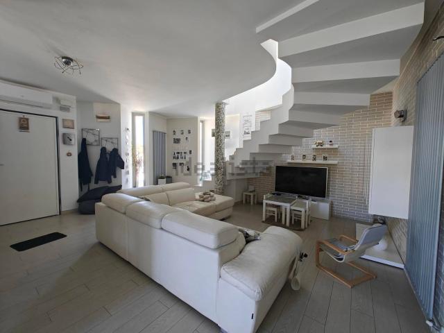 Case e ville in vendita di 446 m² in Via Cocchione, 125