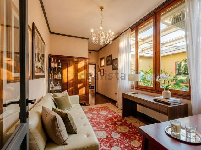 Case e ville in vendita di 446 m² in Via Don Giovanni Minzoni