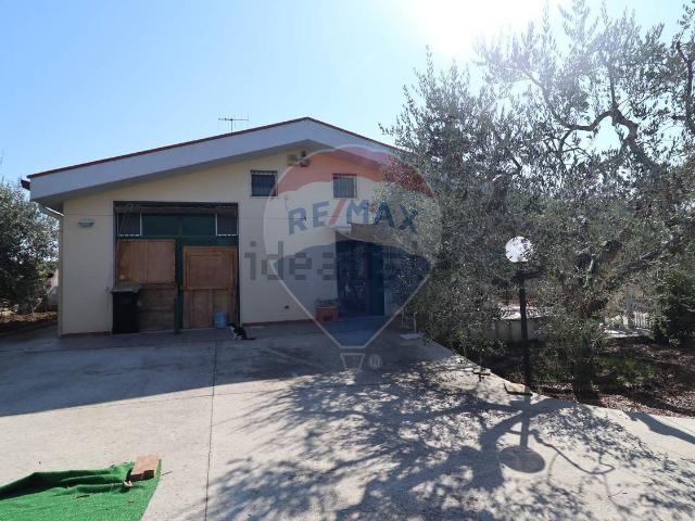 Case e ville in vendita di 4470 m²