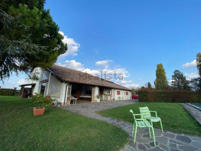 Case e ville in vendita di 447 m²
