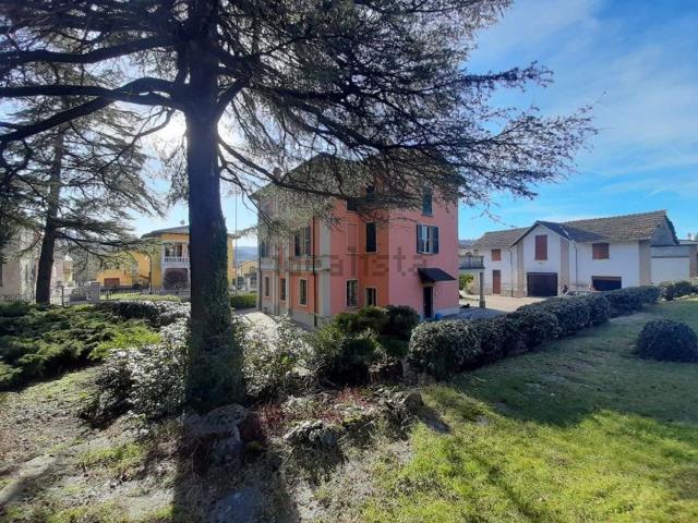 Case e ville in vendita di 447 m² in Via Mazzini