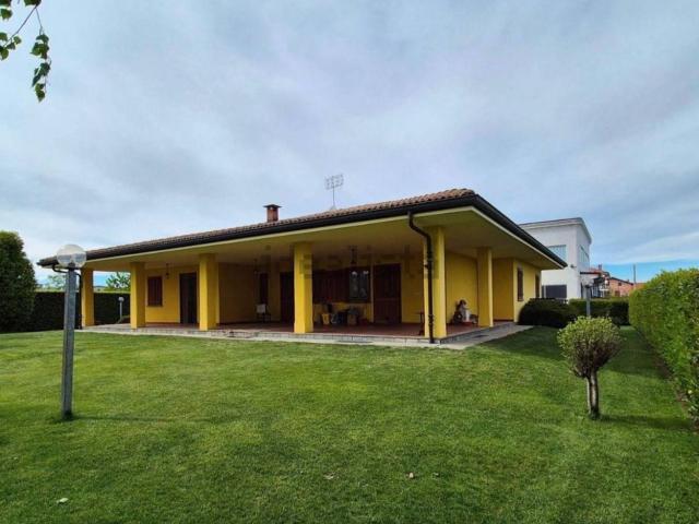 Case e ville in vendita di 447 m² in Strada Statale, 68