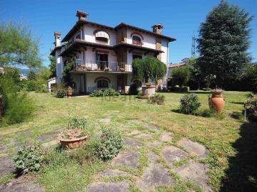 Case e ville in vendita di 448 m²
