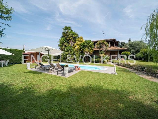 Case e ville in vendita di 448 m² in Via Goito, 26