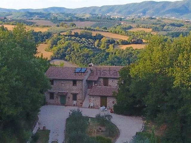Case e ville in vendita di 448 m² in Via dei Castelli, 12