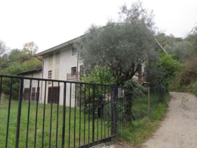 Case e ville in vendita di 449 m² in Via Pianezzola
