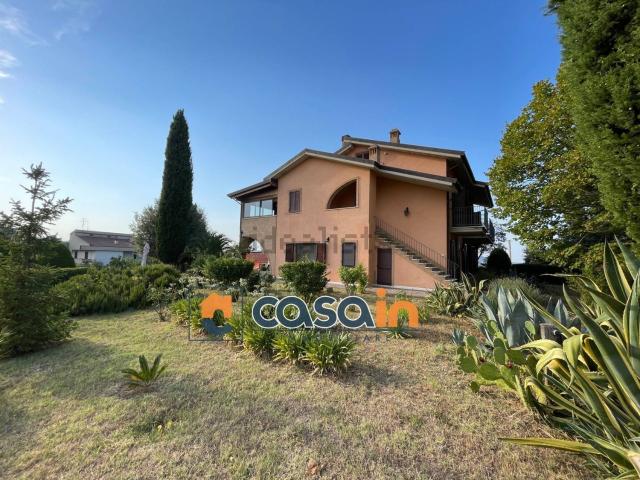 Case e ville in vendita di 449 m² in Contrada San Martino, 2