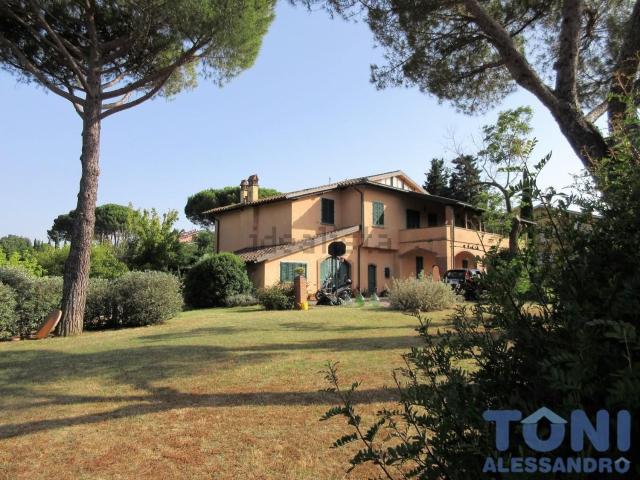 Case e ville in vendita di 450 m²