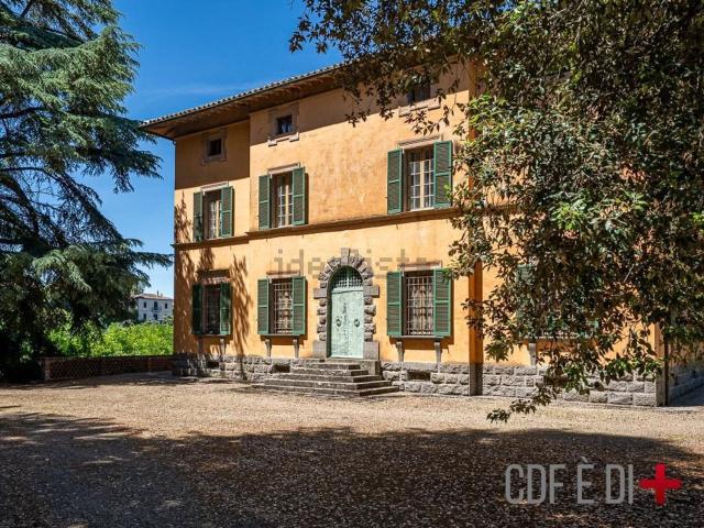Case e ville in vendita di 450 m²