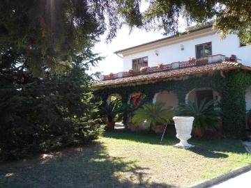 Case e ville in vendita di 450 m²