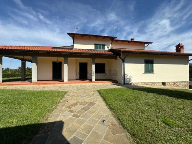 Case e ville in vendita di 450 m²